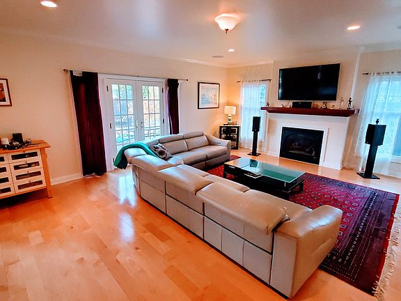 4th image of 1419A Rosalia Ave