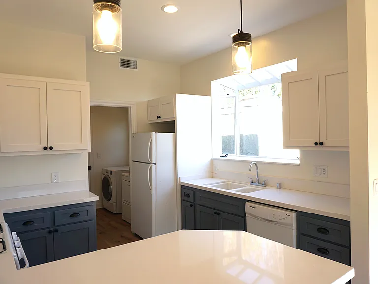 5061 Packard St — Photo 3