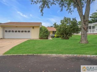 142 Possum Plz #B, Monroe Township, NJ 08831