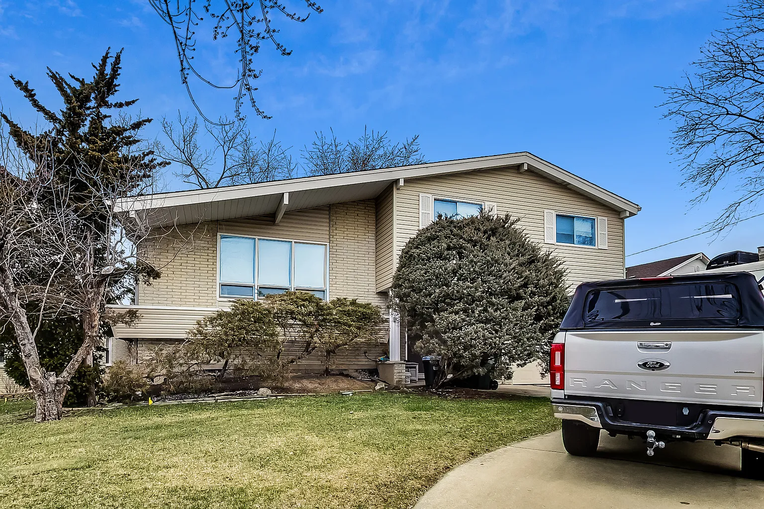 9923 N Huber Ln photo 1