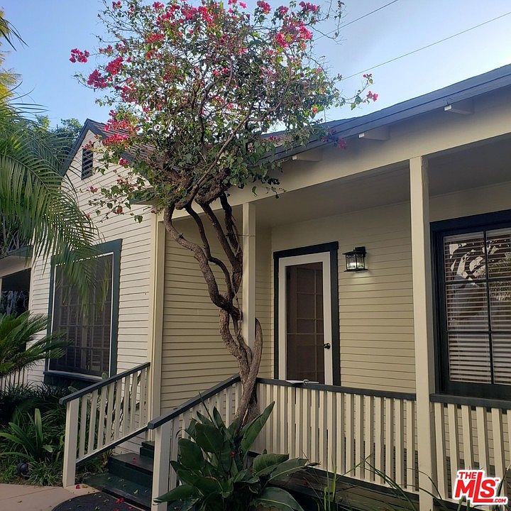 1st image of 551 Westmount Dr