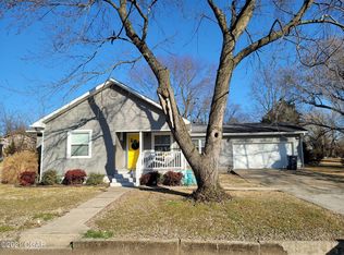 416 E 22nd St, Baxter Springs, KS 66713