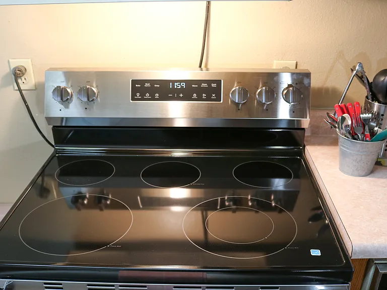 25 E Lexington #3 — Photo 15