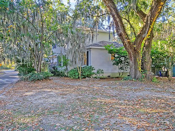 4th image of 763 Lake Frances Dr