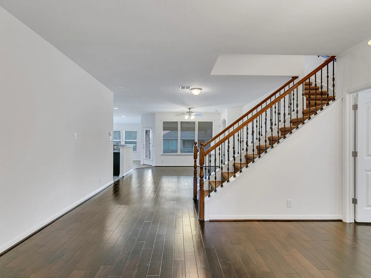 3 bed, 2138 sqft, $3,000 — Photo 3