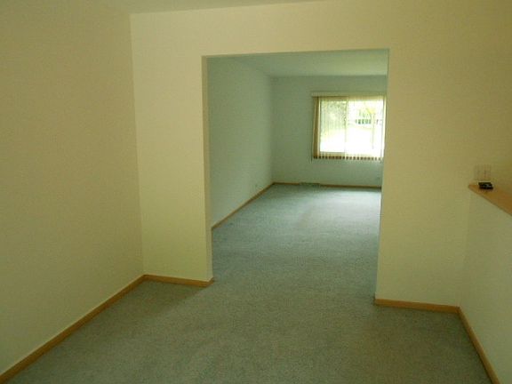 4th image of 255 S Cedar Ave