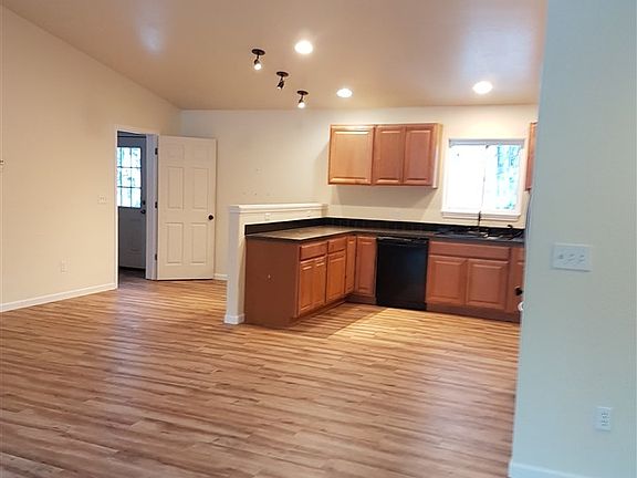 5th image of 3330 Lineman Ave