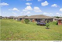 5th image of 429/431 Deerwood Dr W