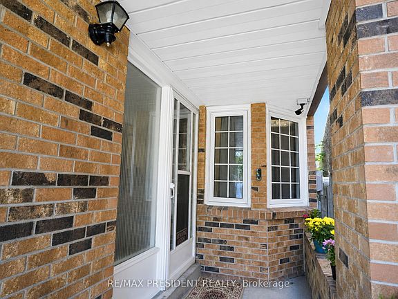 3rd image of 29 Norbrook Cres