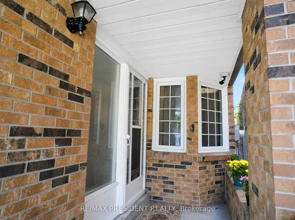 29 Norbrook Cres, Toronto, ON M9V 4P7