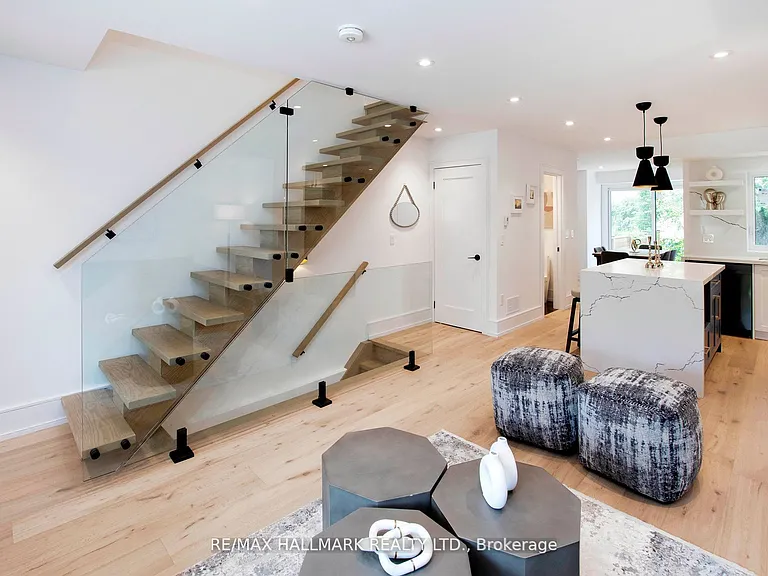 1 1/2 Delaney Cres — Photo 8