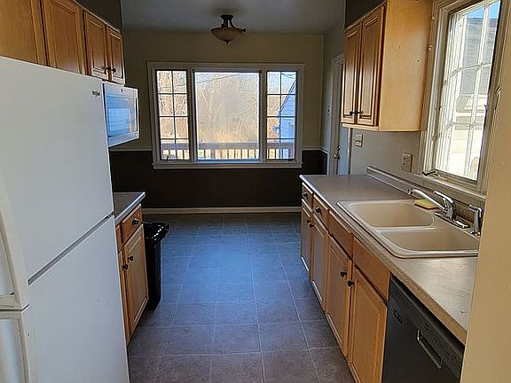 4th image of 2715 Southeast Trl