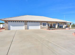 6926 Cataba Rd, Oak Hills, CA 92344