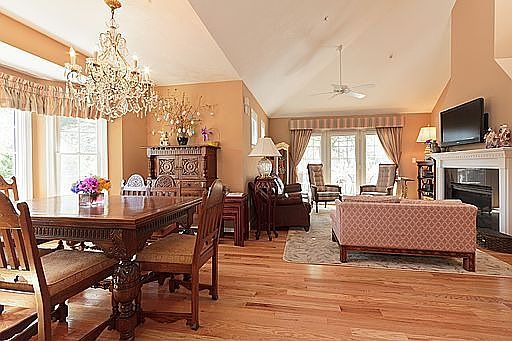 Hardwood on 1st floor