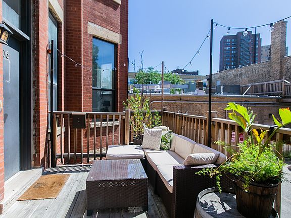 3rd image of 506 W Arlington Pl