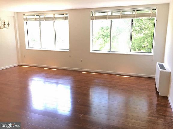 3rd image of 6631 Wakefield Dr APT 211