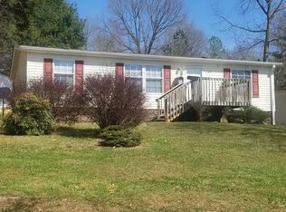 90 Bluewater Dr, Moneta, VA 24121