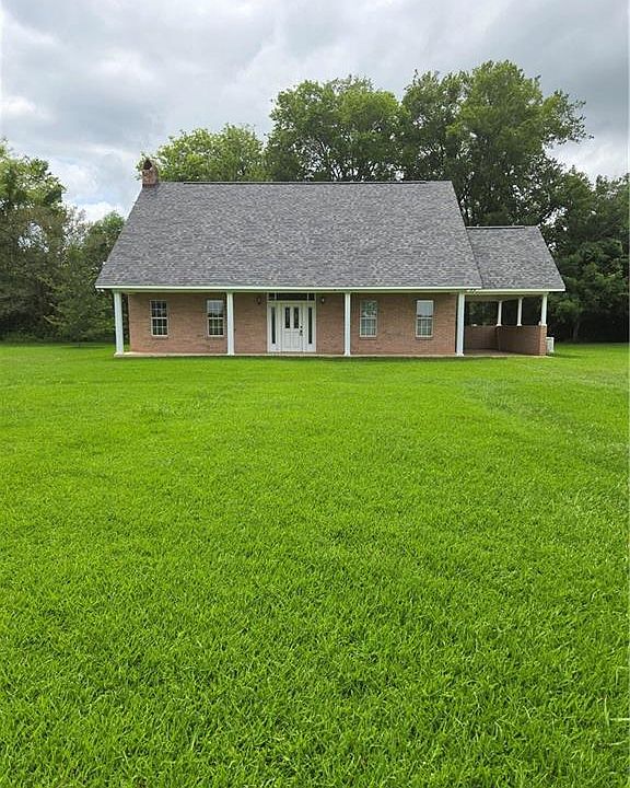 1st image of 664 Riverview Dr