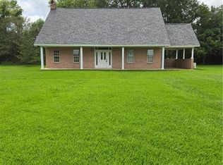 664 Riverview Dr, Natchez, LA 71456