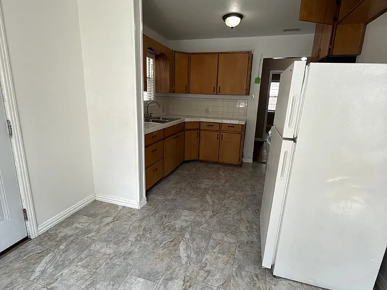 1607 McAdams Ave — Photo 5