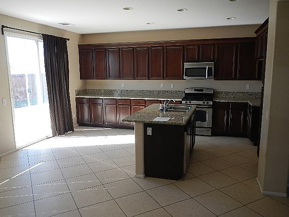 4th image of 27145 Woodglen Ln