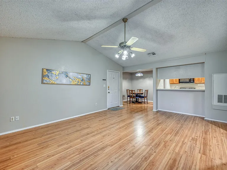 1202 Thorpe Ln #616 — Photo 3