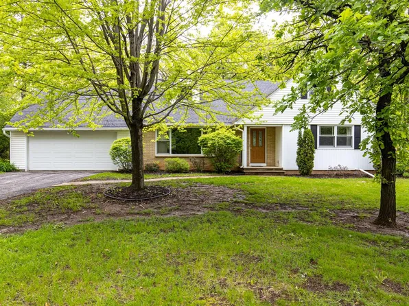 2948 Witzel Ave, Oshkosh, WI 54904