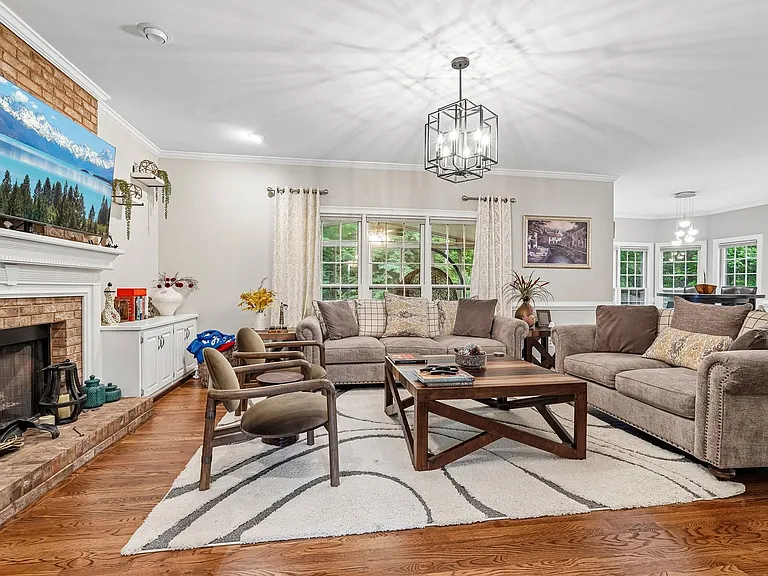 3302 Greencastle Chase NE — Photo 17