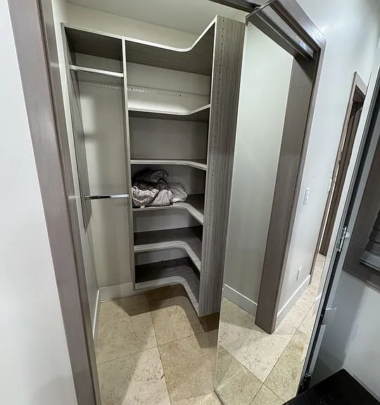 625 N Elm Dr — Photo 10