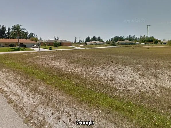 916 NE 3rd Ave, Cape Coral, FL 33909