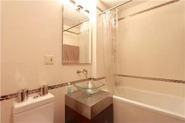 Rented by Platinvm Property Group New York | media 7