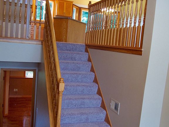 Large, open entry way 