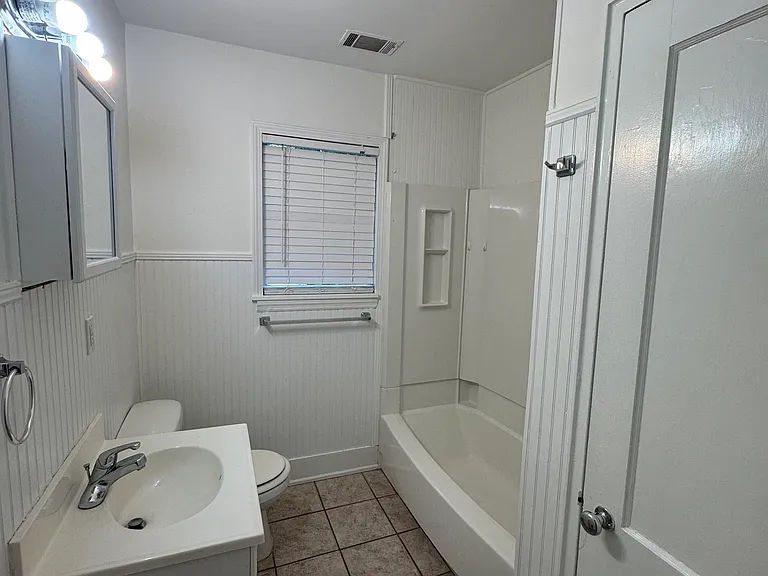 253 Springdale St — Photo 7