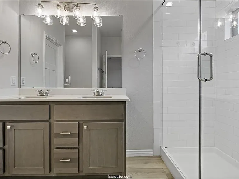 827 Mineral Wells Ln — Photo 19