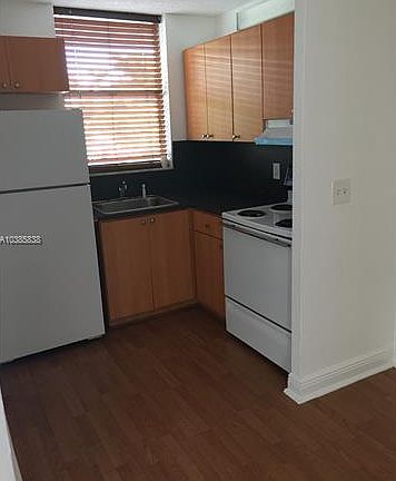 4th image of 1801 S Treasure Dr APT 310