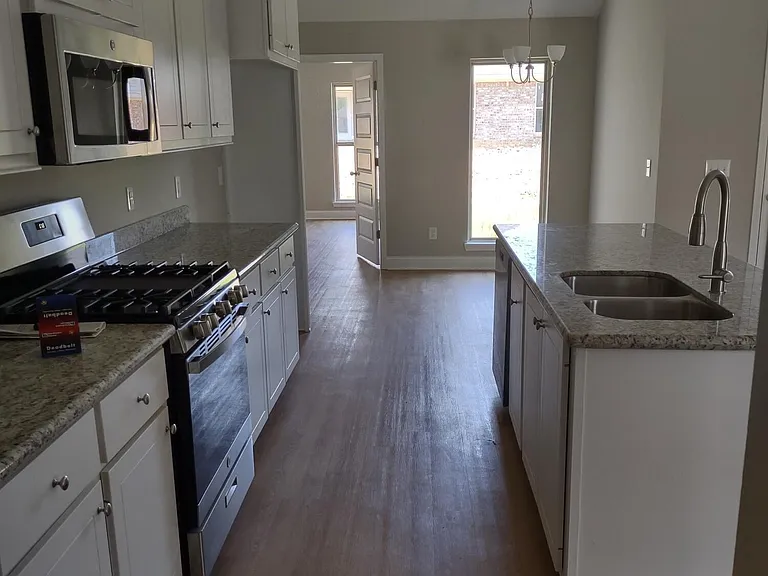 560 Silver Hill Dr — Photo 5