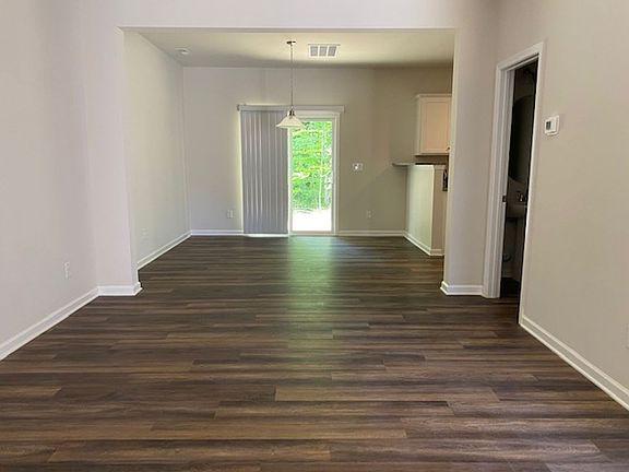 2nd image of 2210 Beauty St