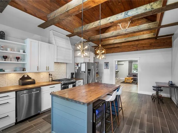 304 Barnwell St, Thomasville, NC 27360