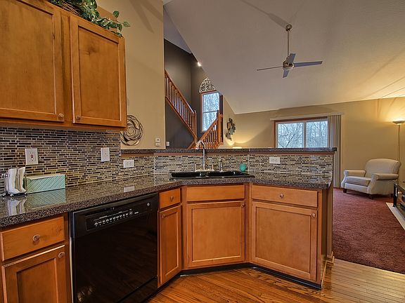 4th image of 221 Niatross Pl