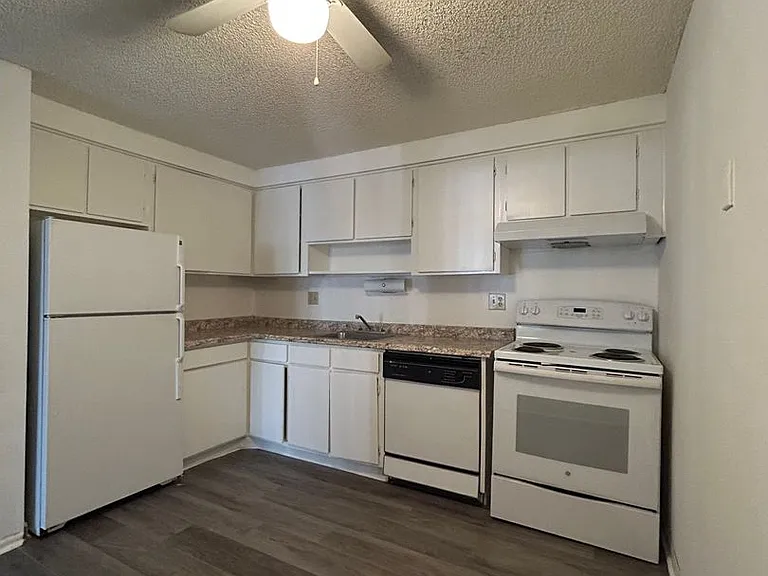 1306 S Parker Rd #167 — Photo 3