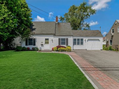 262 Fairfield Avenue, Carle Place, NY, 11514
