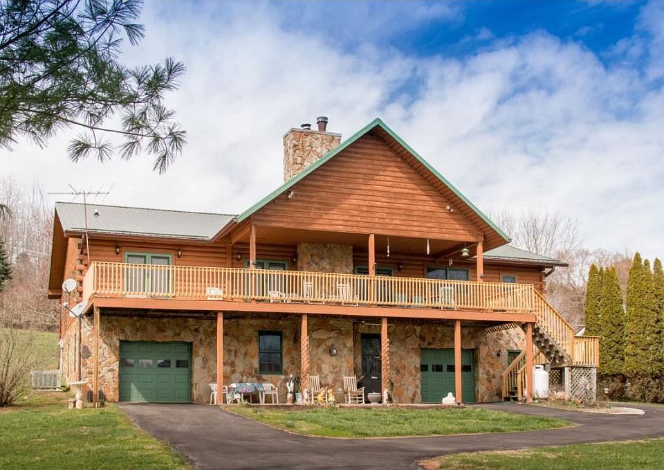 1st image of 21343 Lakeshore Dr