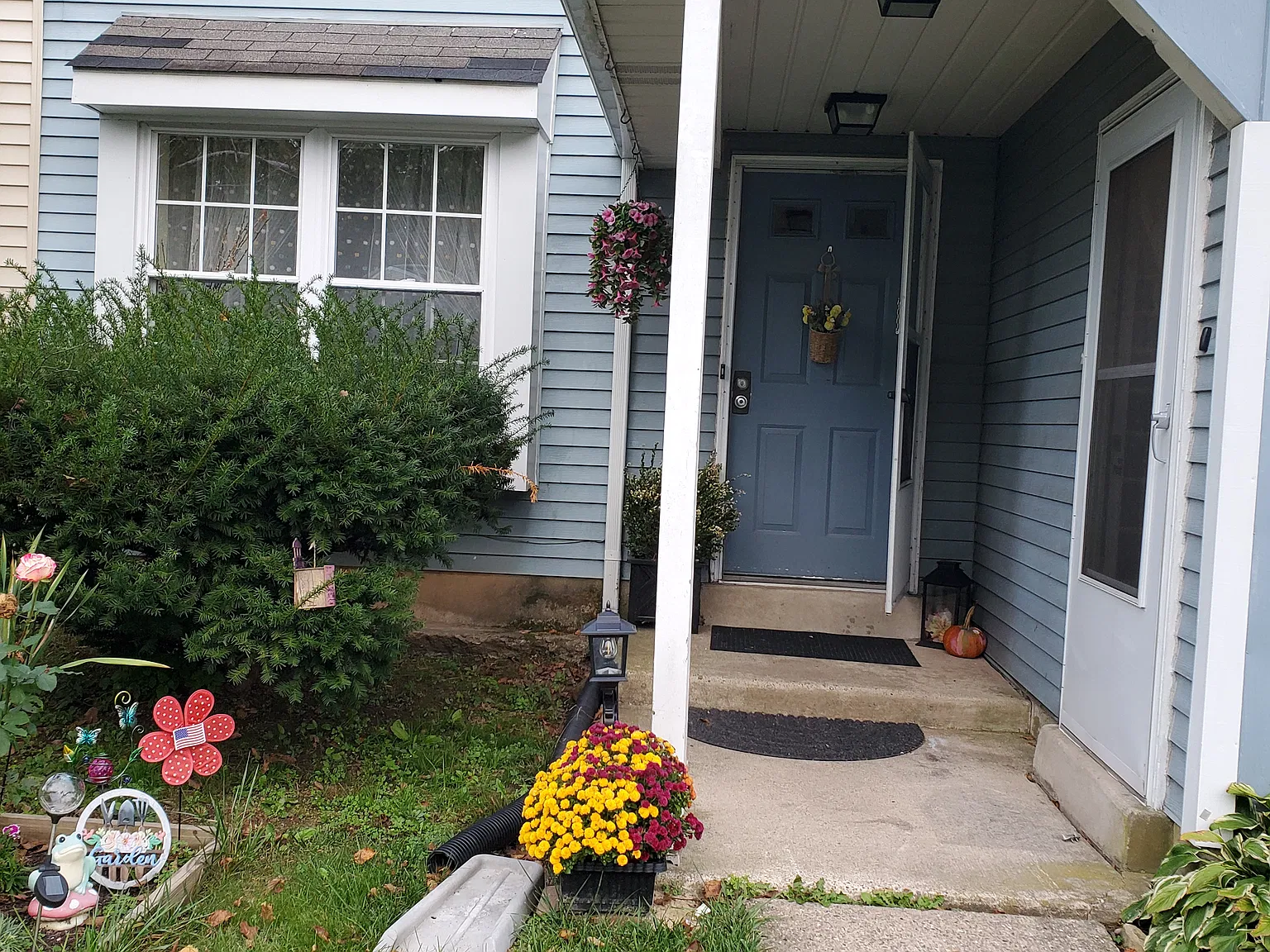 2 bed, 1300 sqft, $2,250 — Photo 1