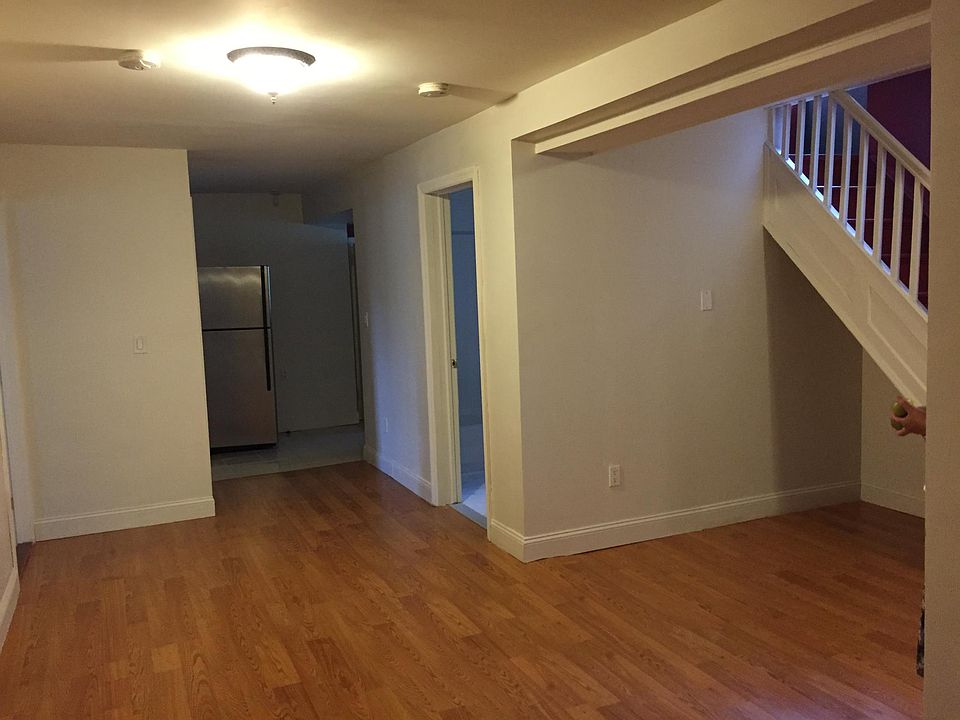 1st image of 39 Miller Ave Floor 1