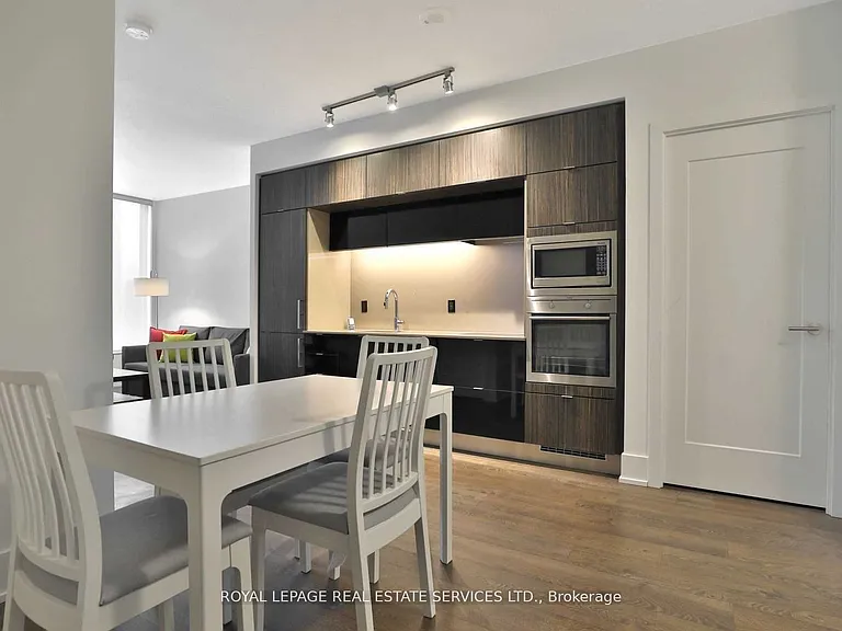 10 York St #5001 — Photo 4