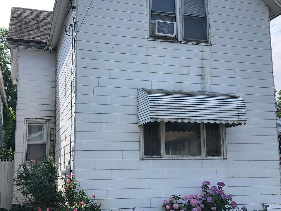 1st image of 553 E 11th St