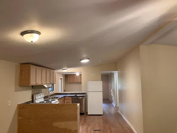 2831 Oak Hill Cir, Gainesville, GA 30507