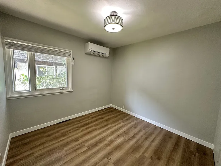 2205 Bryant Ave S — Photo 7