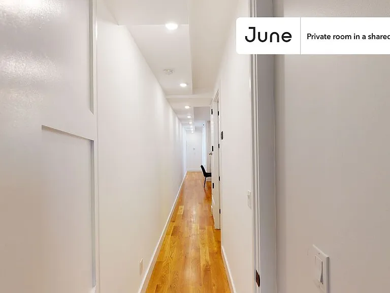 679 Halsey St #B — Photo 14