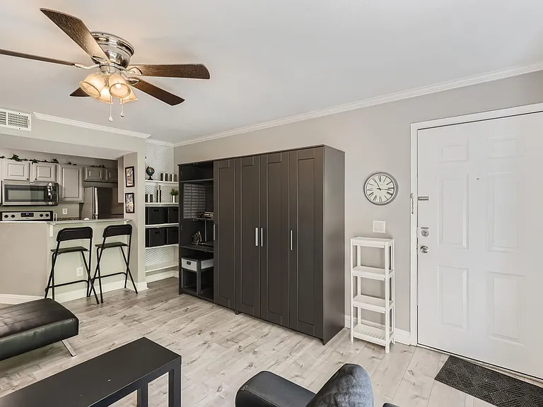 5146 S Jones Blvd #207 — Photo 12